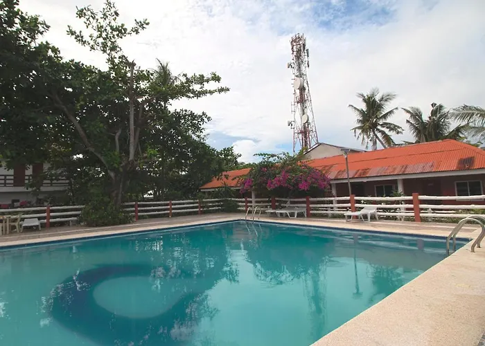 Oyo 853 Beach And Dive Hotel 3*