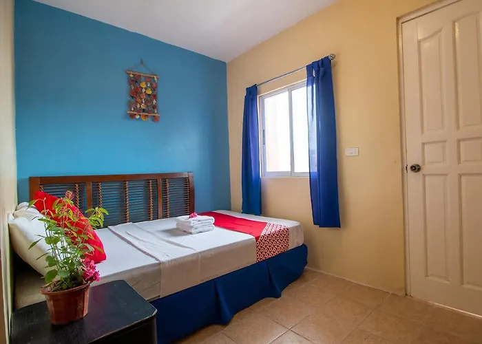 Oyo 853 Beach And Dive Hotel
